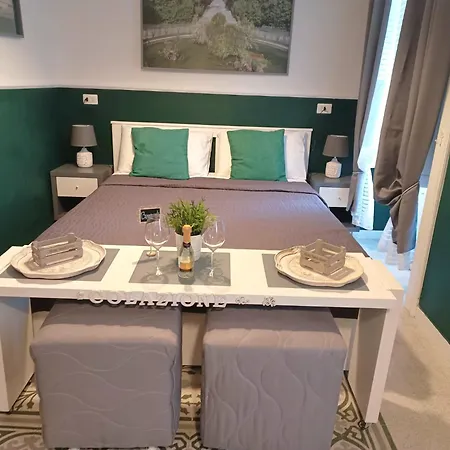 Giordano's Rum i privatbostad Neapel